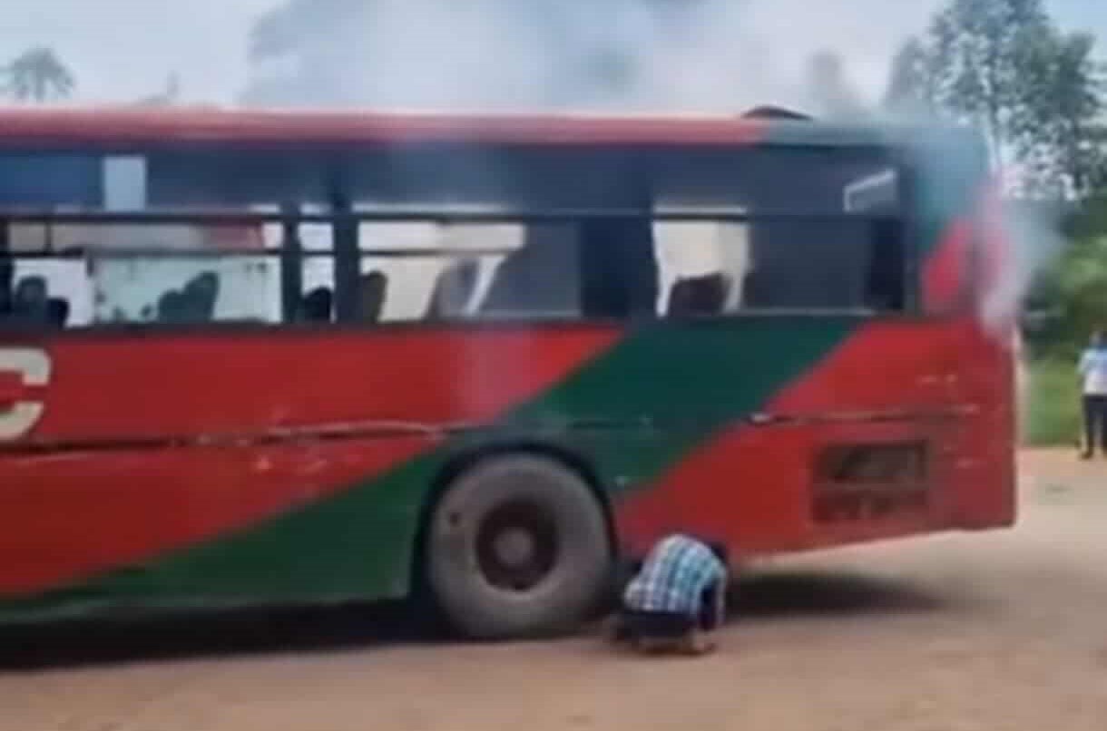 কুবির বিআরটিসি বাসে আগুন!